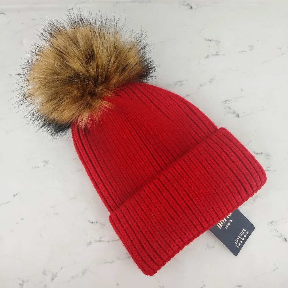 NEW Norla Canada Thick Wool Rib Knit Pom Beanie